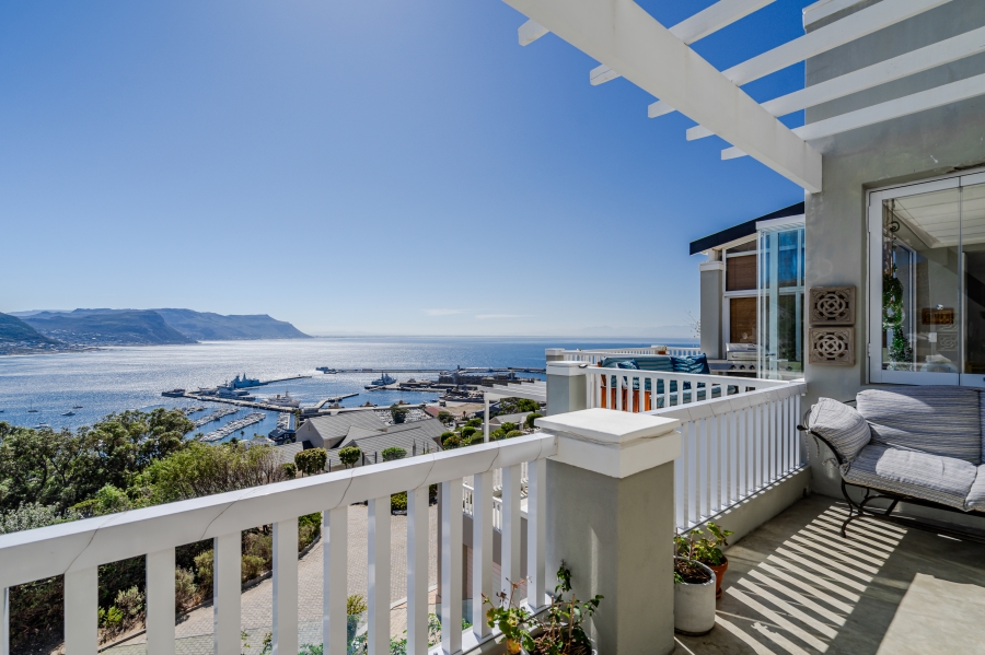 4 Bedroom Property for Sale in Simons Kloof Western Cape